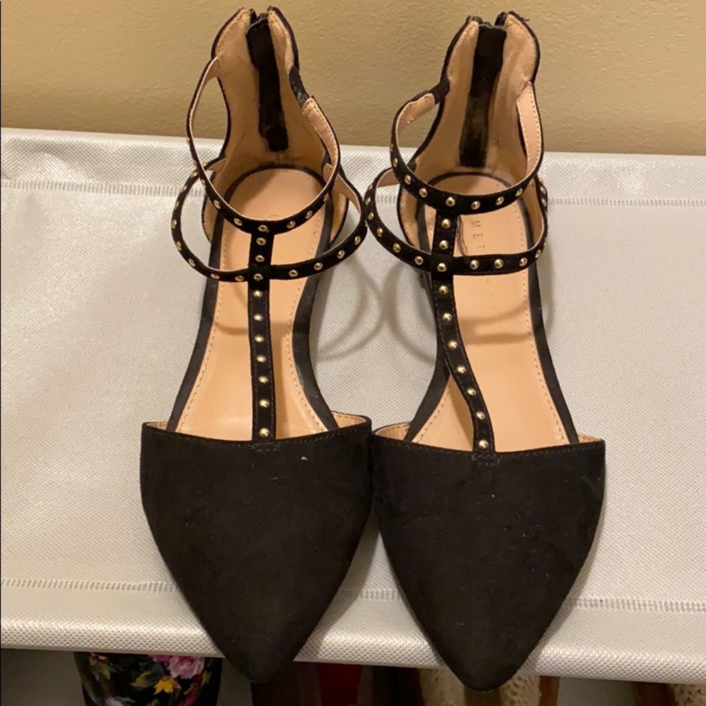 black flats
